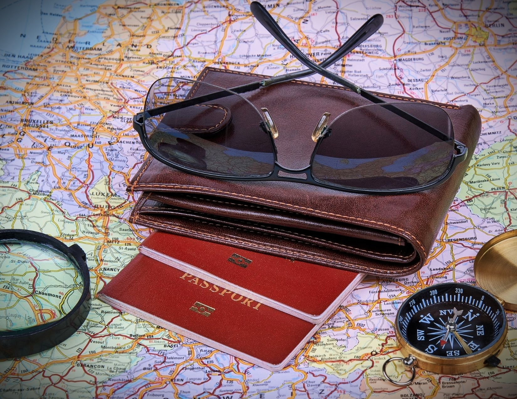 45 Best Gifts for Friends Going Abroad Ideas for Everyone