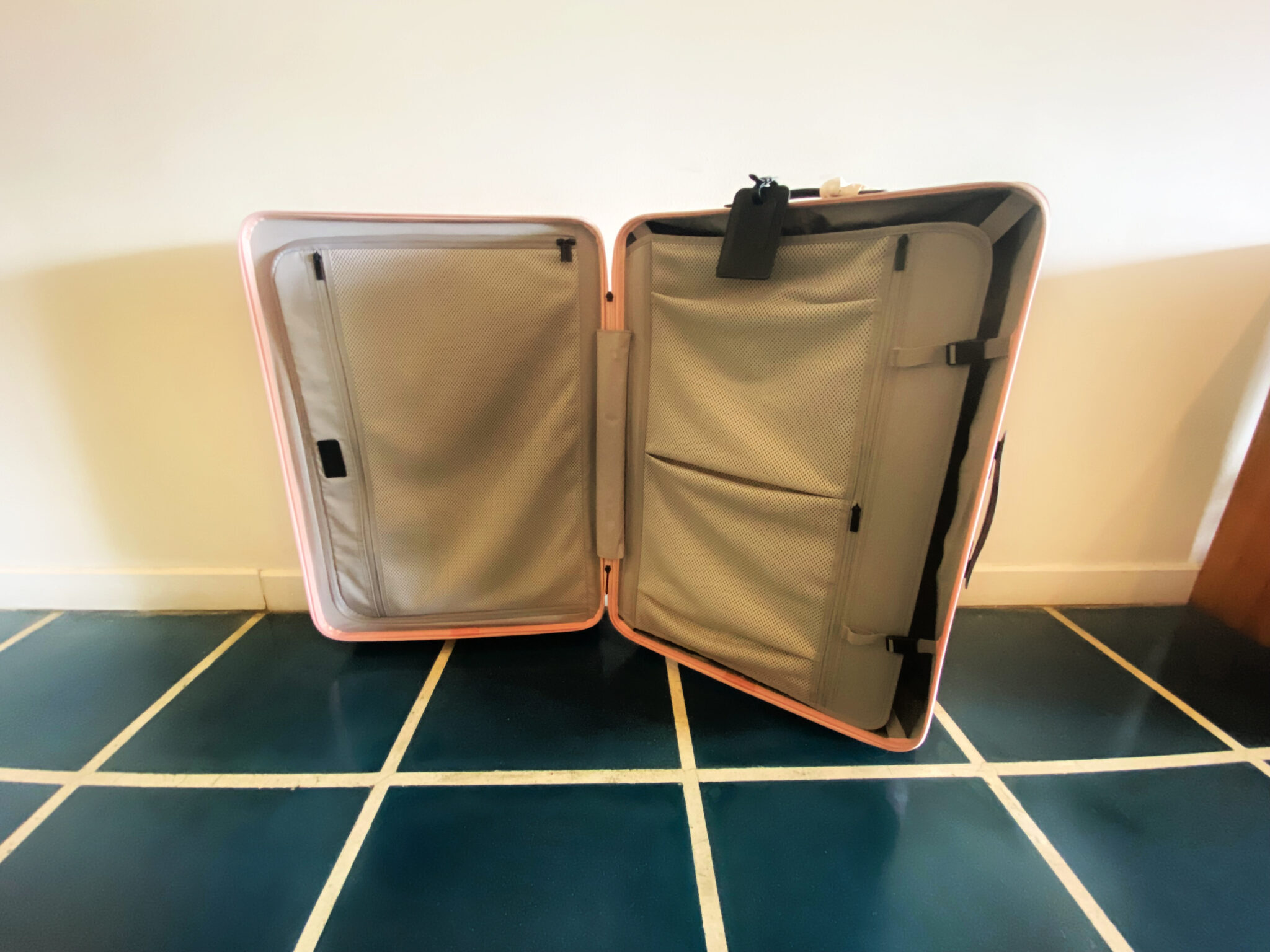 MONOS Luggage Review Is it 2024's Best Large Checked Bag?