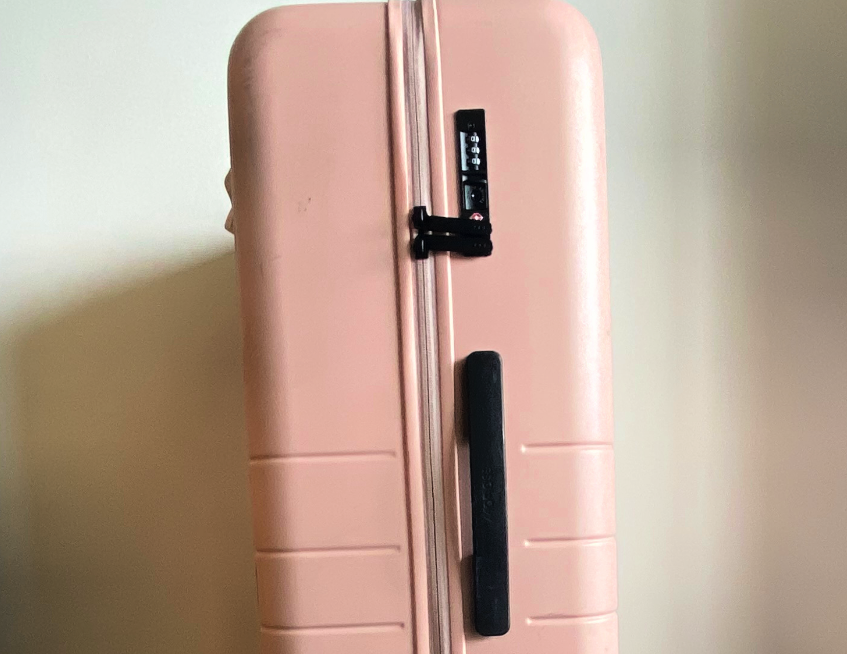 MONOS Luggage Review Is it 2024's Best Large Checked Bag?