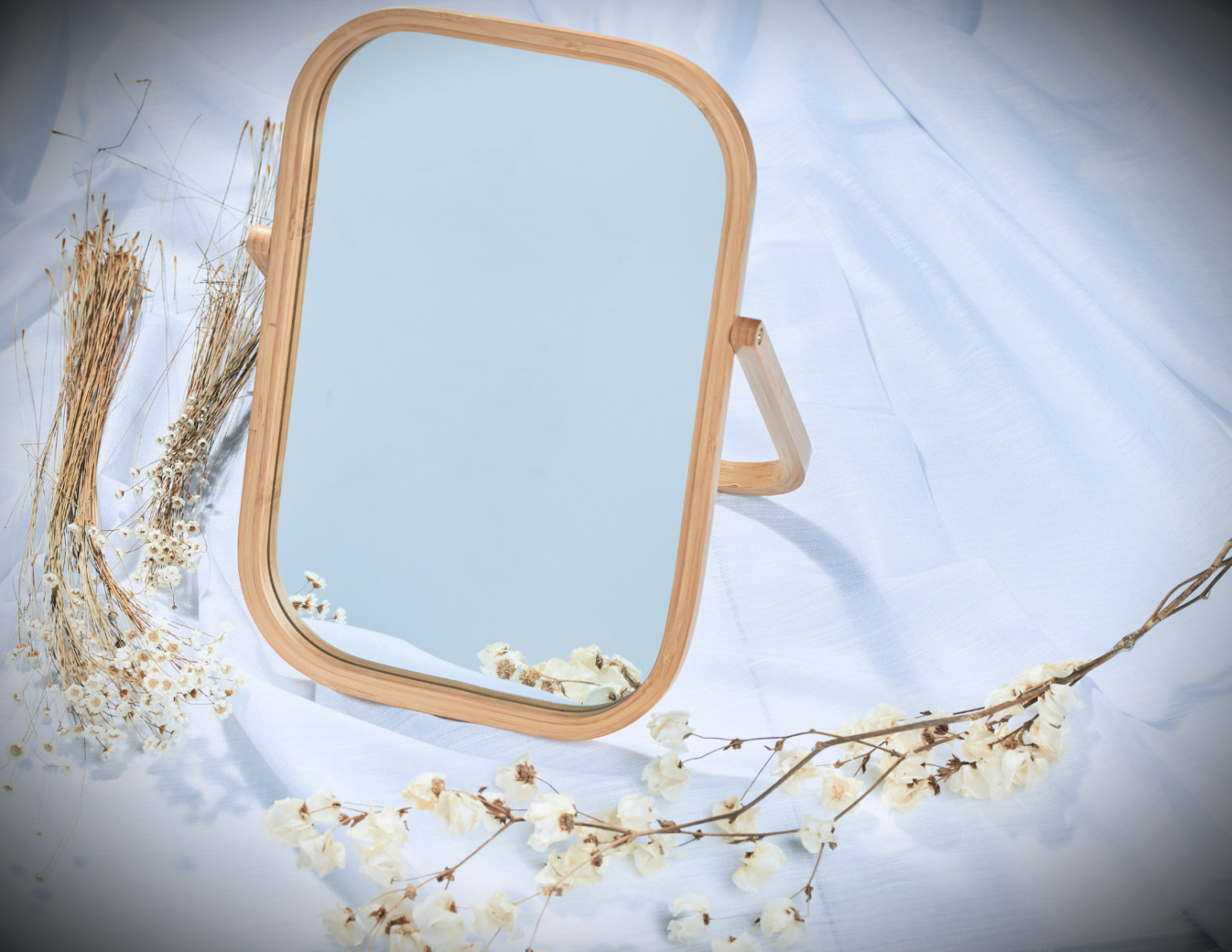 5 Best Travel Mirrors on Amazon for Your Next Trip (2024)