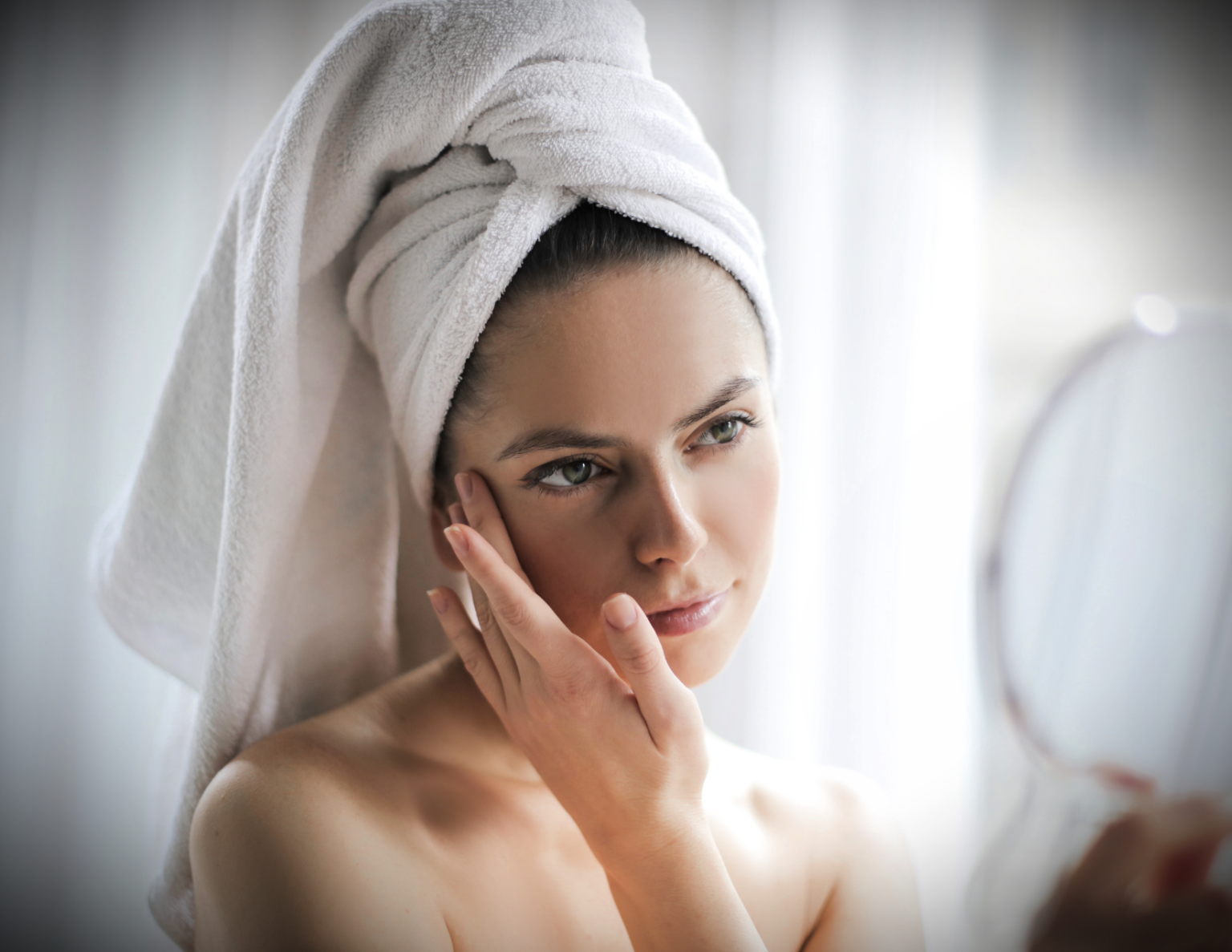 5 Best Travel Mirrors on Amazon for Your Next Trip (2024)