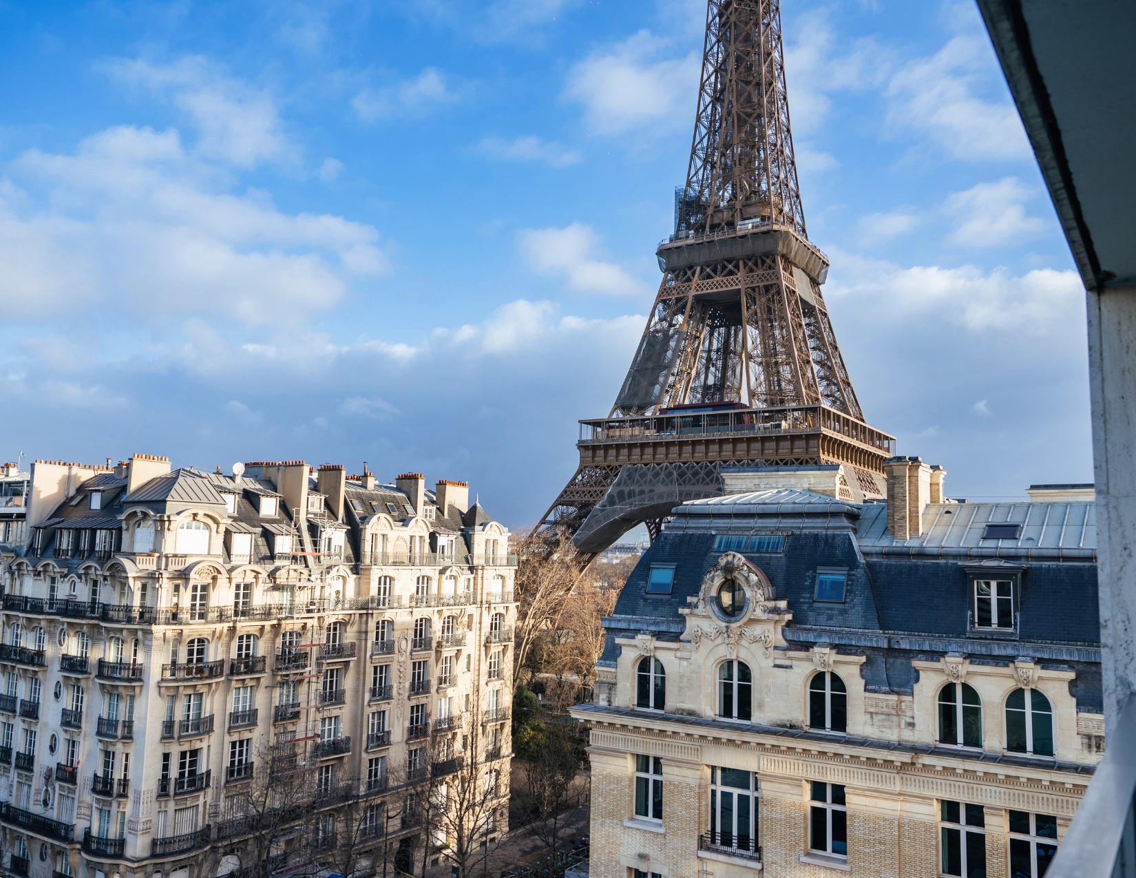 30 Hotels In Paris With Eiffel Tower Views You Need To See 