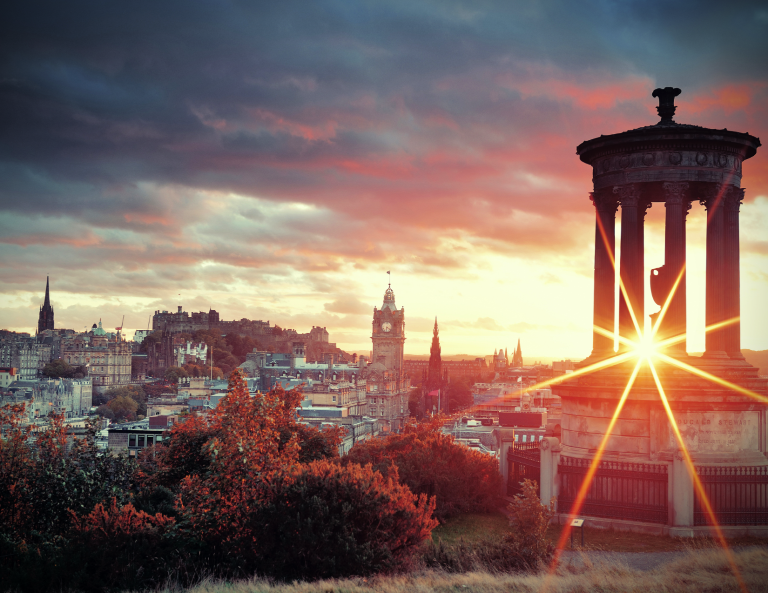 23 Things to Do in Edinburgh at Night You Can't Miss!
