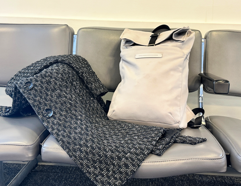 Airport Outfits: Effortlessly Stylish & Comfortable Travel Looks HORIZN STUDIOS ROLLTOP X SOFO BACKPACK 1