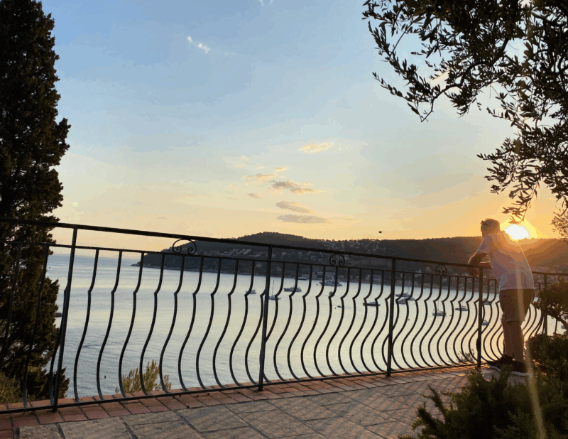 walking to st jean cap ferrat south of france