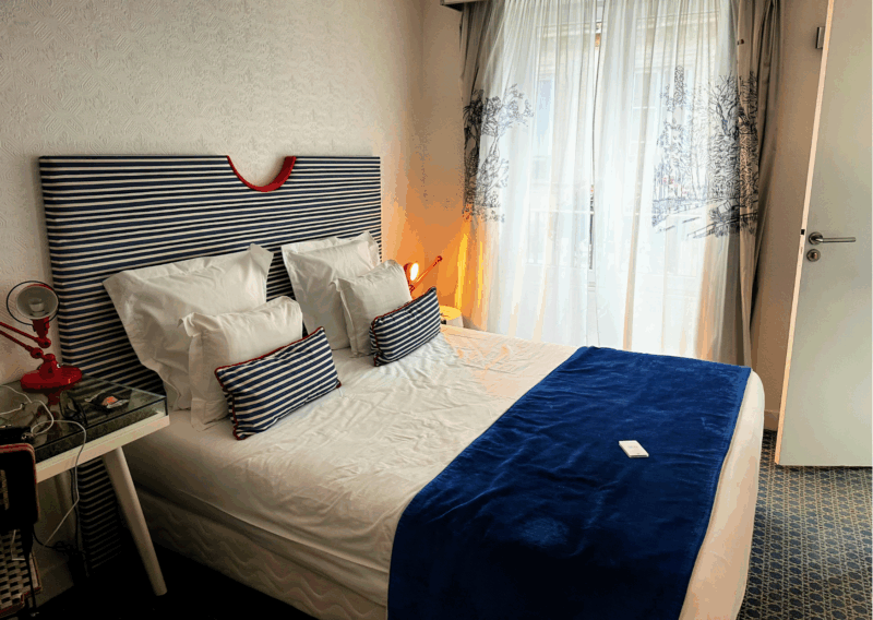PARIS HOTEL