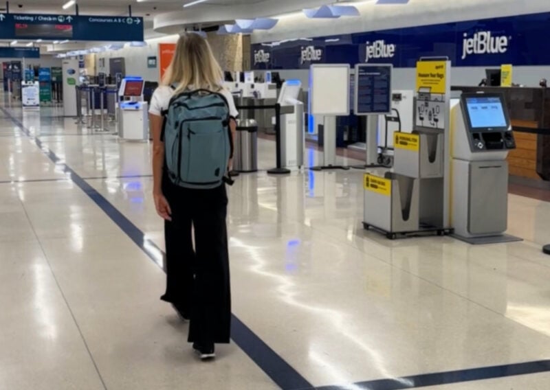 BAGSMART Blast Backpack Review: Best Budget Travel Backpack? ALLY AT THE AIRPORT WEARING THE BAGSMART BLAST BACKPACK