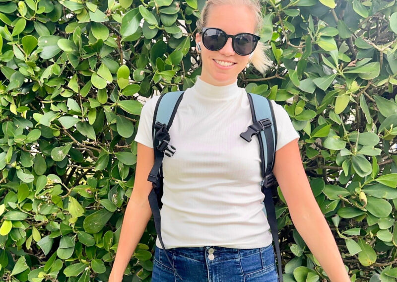 BAGSMART Blast Backpack Review: Best Budget Travel Backpack? STERNUM STRAP ON THE BAGSMART BLAST BACKPACK