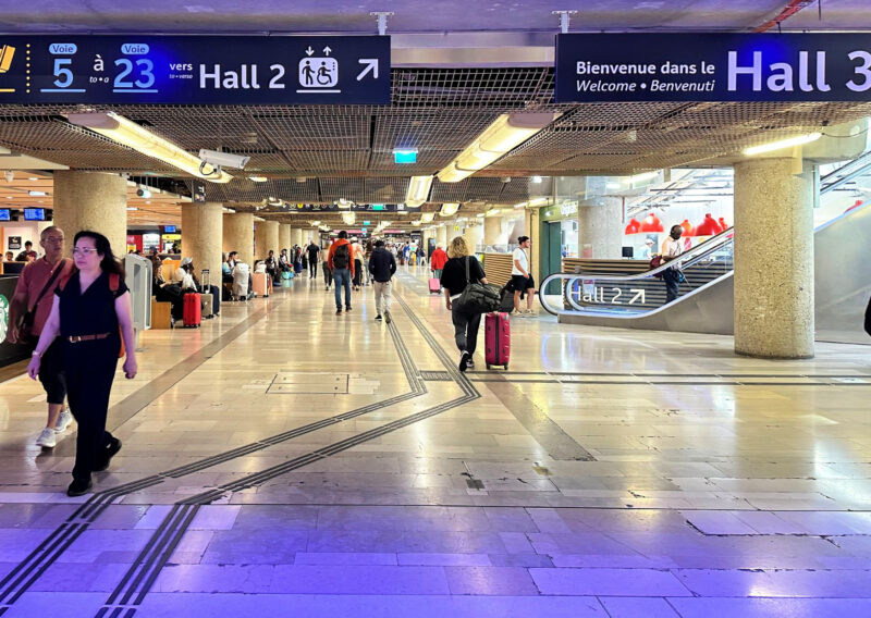Taking The Train From Paris To The South Of France: 10 Tips! hall 2 gare de lyon in paris