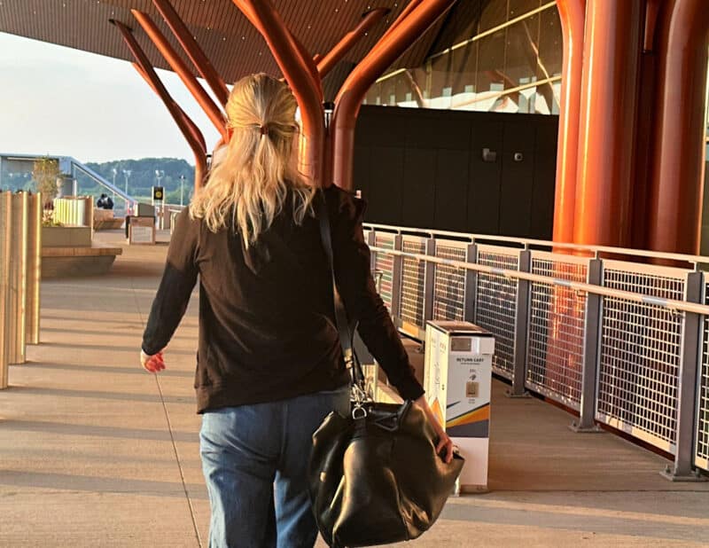 Ally Travels Quince Italian Leather Weekender Review Pitt departures