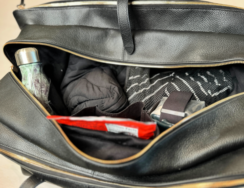 Quince Italian Leather Weekender Review: Worth It? Quince Italian Leather Wee