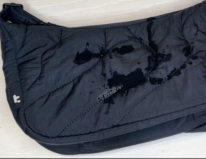 Tomtoc Terra-T34 Light Crossbody Bag 3.5L Review tomtoc water resistence-2